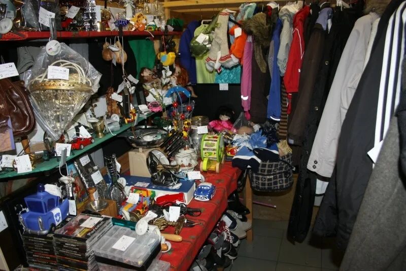 комиссионные покупки. комиссионный магазин. реклама комиссионного магазина. комиссионные покупки. листовки комиссионного магазина.