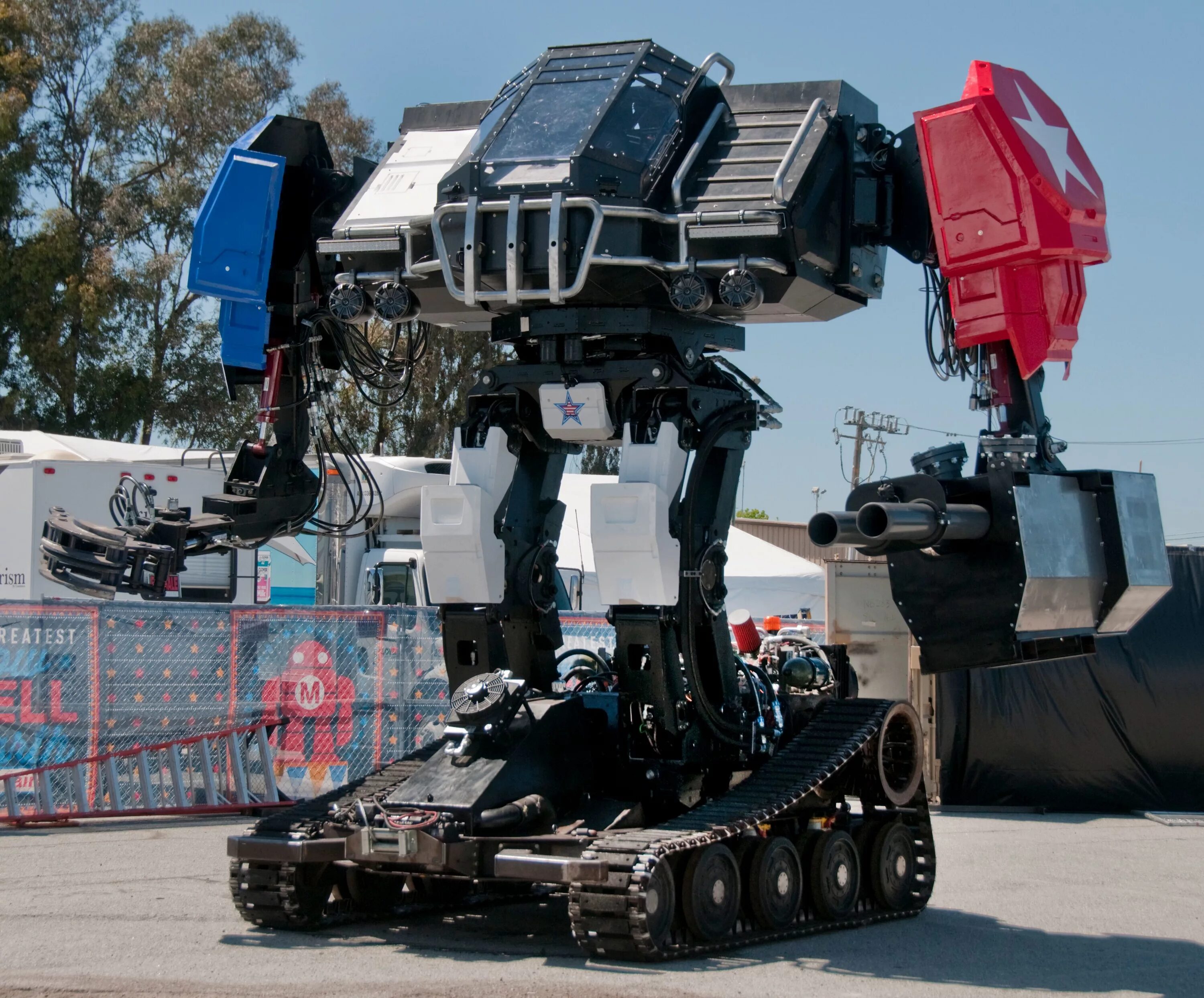 Про военных роботов. Kuratas боевой робот. Megabot mk3. Megabot робот. Робот Eagle Prime.