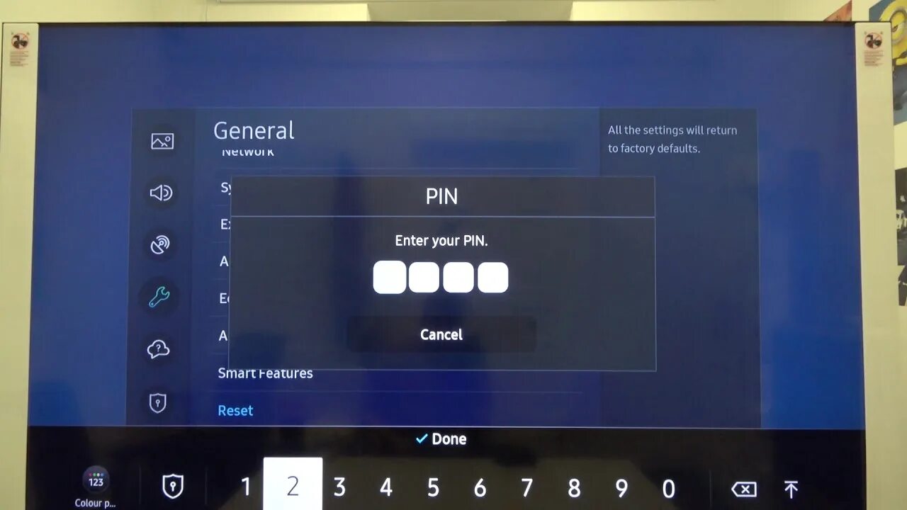 Полный сброс телевизора самсунг. Телевизор Samsung инженерный сброс. Default телевизор. Fact data reset на телевизоре Hyundai. Телевизор самсунг сброс до заводских
