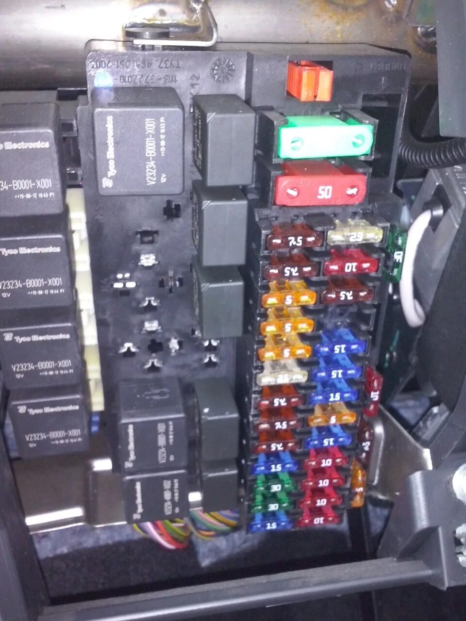 Реле дальнего света приора к 7. Не горит ближний гранта. Реле на ближний свет калина 1. Не горит ближний гранта. Реле дальнего света приора 1.