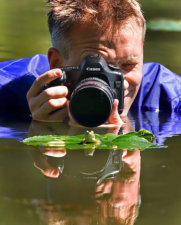 Профессиональные кадры. Человек с фотоаппаратом. Фотограф. Шутки про фотографов. Профессиональный фотограф.