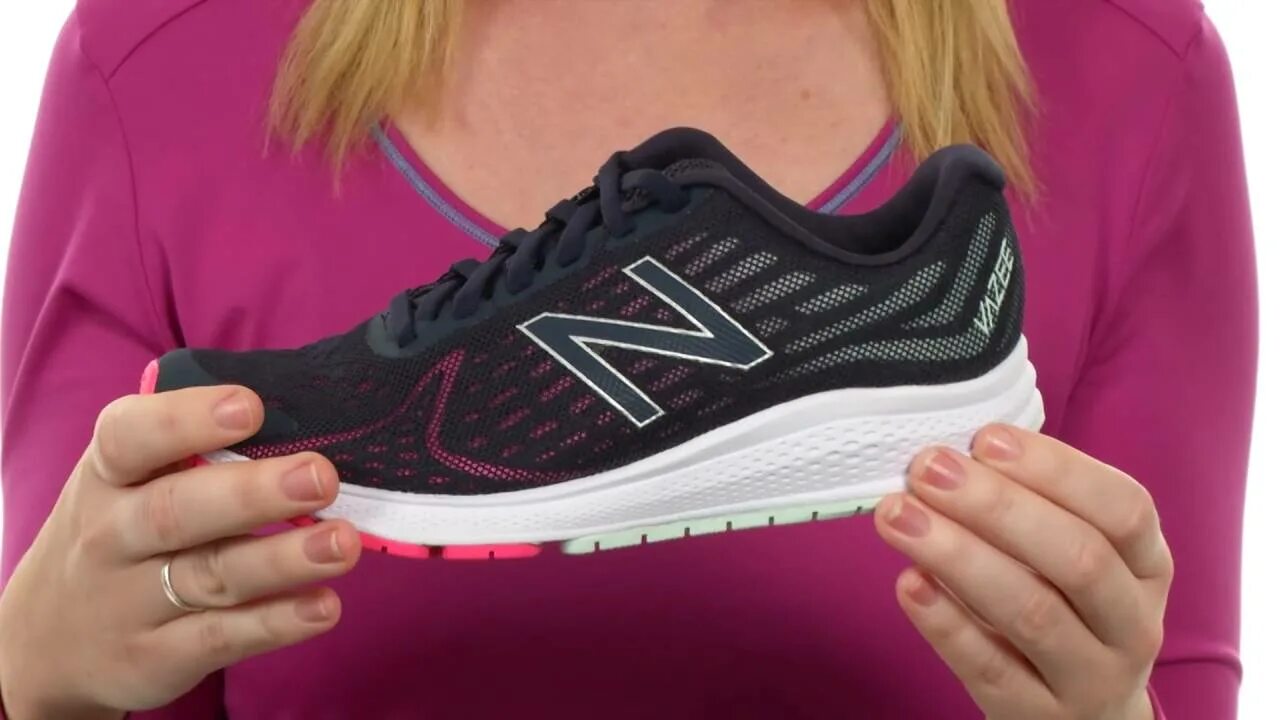 New Balance 2022 женские. Нью бэланс 2022. Кроссовки Нью бэланс 2022. New Balance новая коллекция 2022.