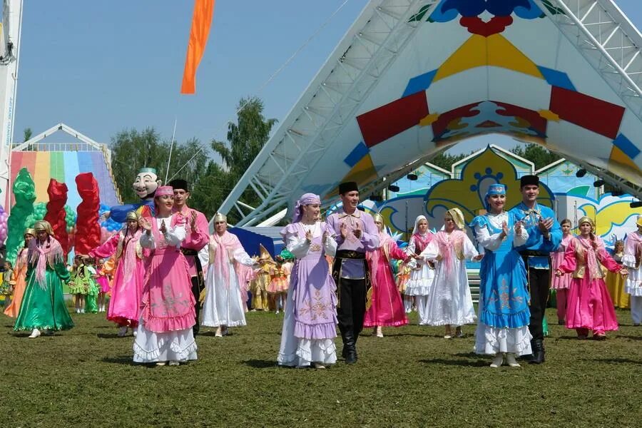 Сабантуй казань. Алексеевский сабантуй. Адрес сабантуя. Сабантуй татарстан. Национальный праздник башкир сабантуй.