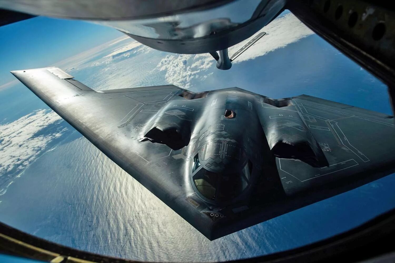 Northrop b 2 spirit характеристики. B-2 Spirit: стелс-бомбардировщик. Стелс б2 спирит. Американский бомбардировщик b2 Spirit. B-2 Spirit Stealth Bomber.