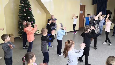 Танец под песню замело