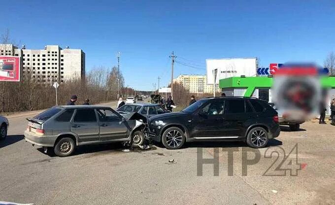 Нижнекамск что случилось сегодня. Аварии нижнекамск пятнахи. дтп в нижнекамске вчерашний завод. авария в нижнекамске вчера. дтп нижнекамск соболевская.