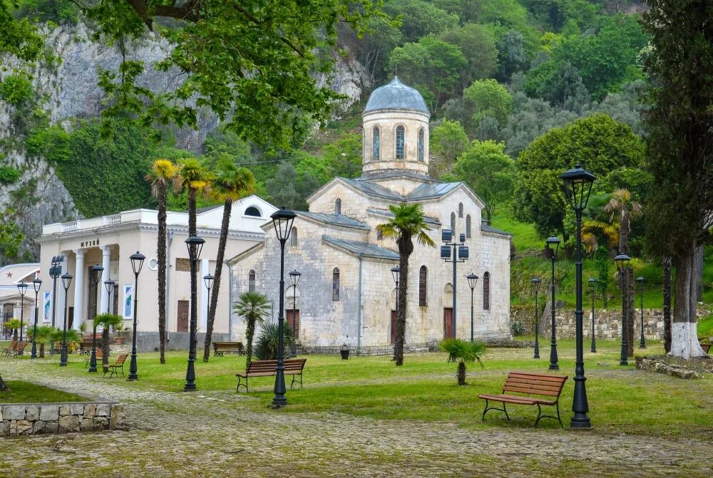 Храм Святого апостола Кананита (Абхазия). Новый афон май