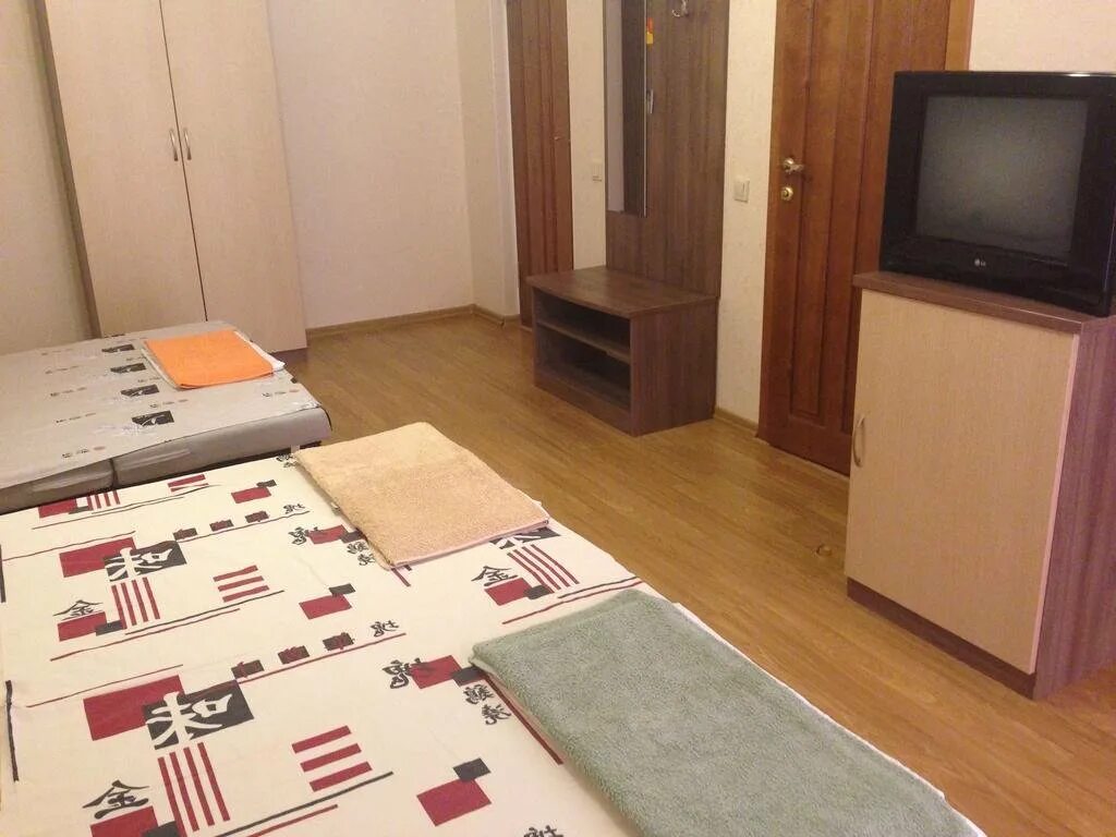 Загадка про гостиницу. Кабардинка отель виноград. Гостевой дом diamond delux hotel. Югория кабардинка. Кабардинка гд коралл.