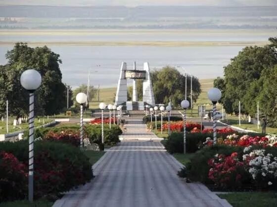 Поселок Кавказский - бывшая "кузница кадров" и новый туристический центр Карачае
