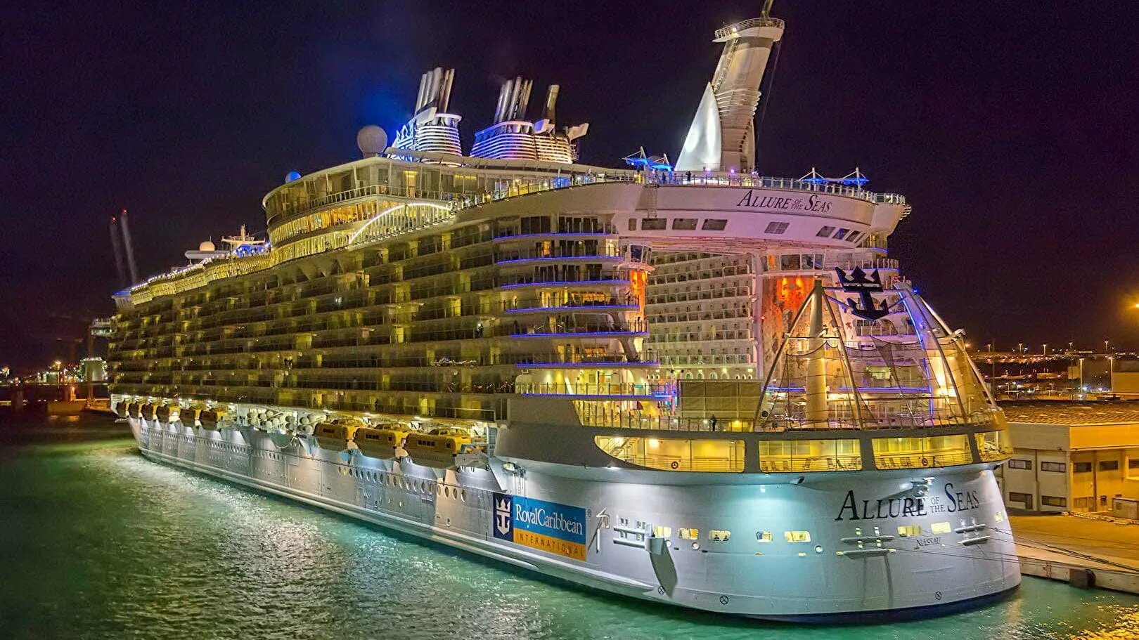 Корабль Оазис морей. Корабль Аллюр Seas. Очарование морей (Allure of the Seas). Круиз Allure of the Seas.