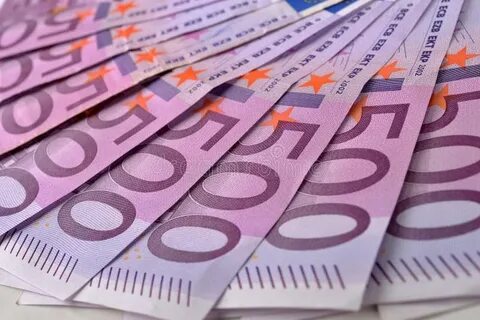Деньги 500 евро