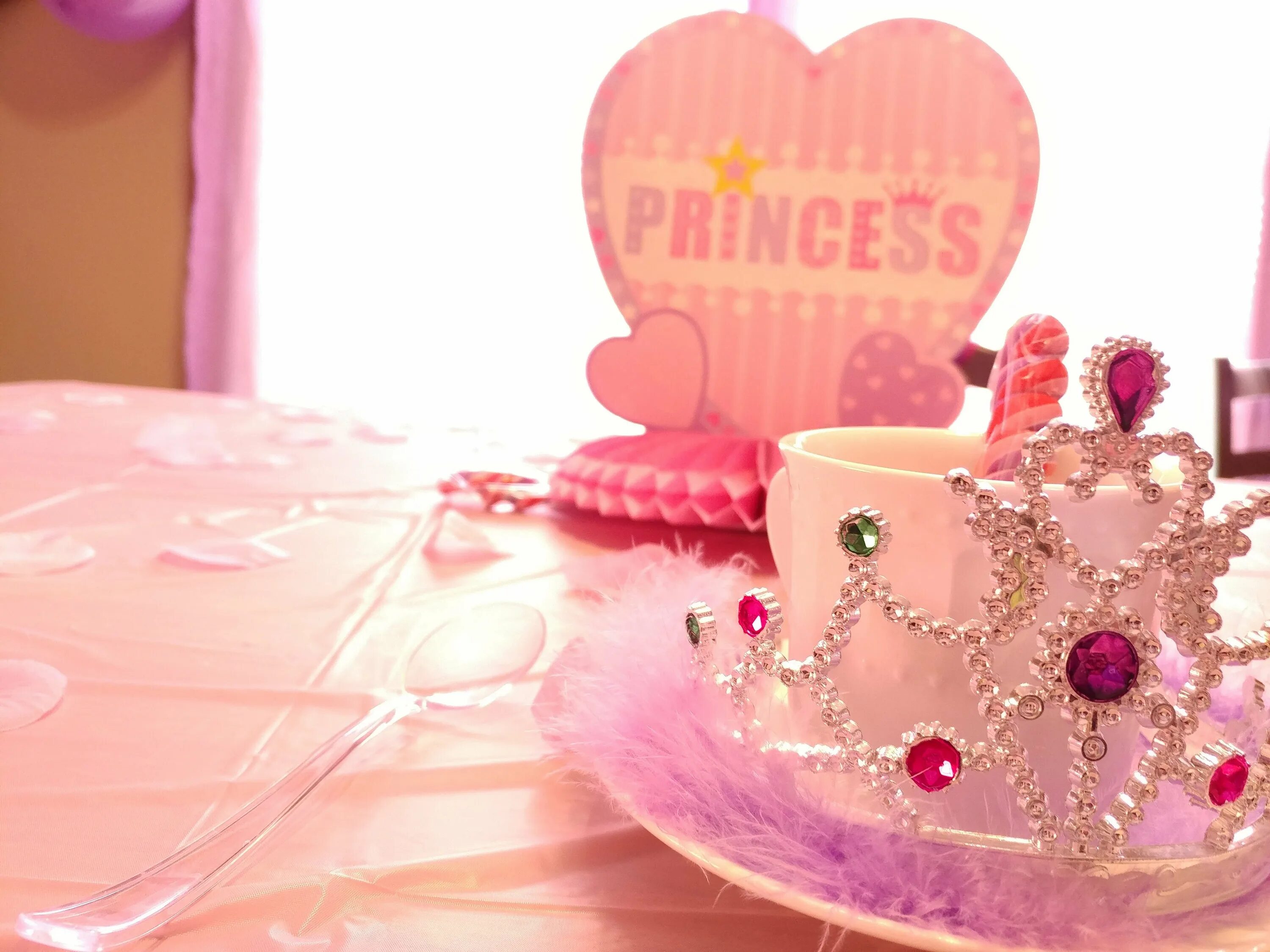 С днем рождения принцесса 2. День рождения принцессы. С рождением принцессы. С днёмрожденияпринцесса. Здравствуй принцесса.