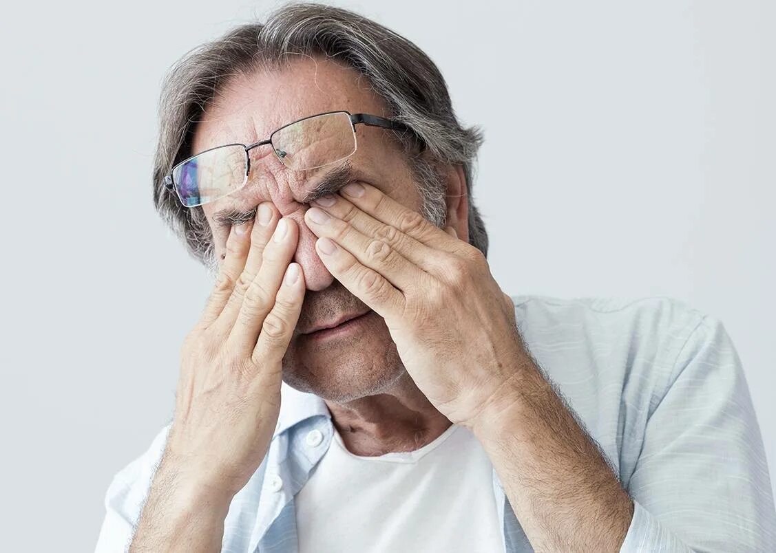Зрение у пожилых. Почему болит глаз причины