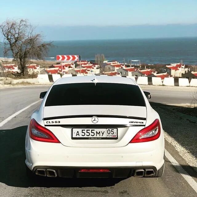 Какой цлс у ахмеда. Мерседес cls 63 ахмеда. цлс 63 амг ахмеда. mercedes cls 63 amg ахмеда алиасхабова. мерседес банан cls 63 amg ахмеда.