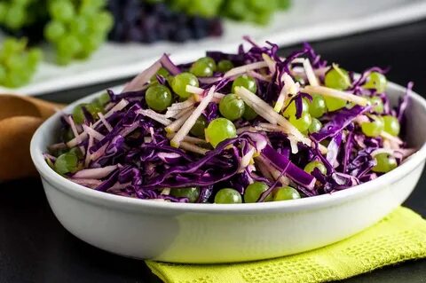 Вкусный простой салат с красной капусты