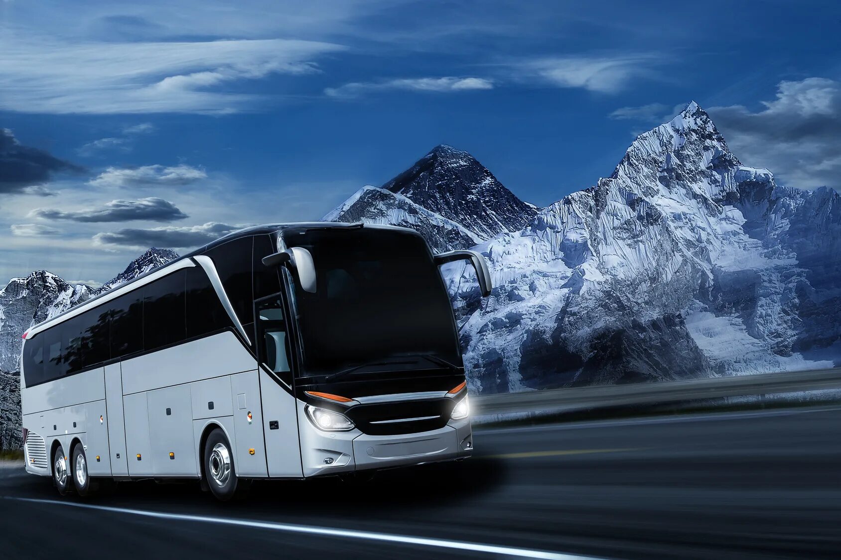 Автобус едет в горы. Автобус. Красивый автобус. Автобус в горах. Туристический автобус в горах.