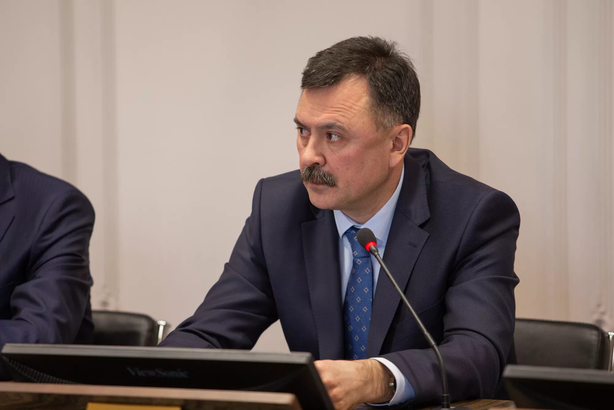 Гафаров исполком. Гафаров рустем гильфанович. руководитель исполкома казани рустем гафаров. гафаров рустем гильфанович казань. гафаров рустем гильфанович руководитель исполнительного комитета.