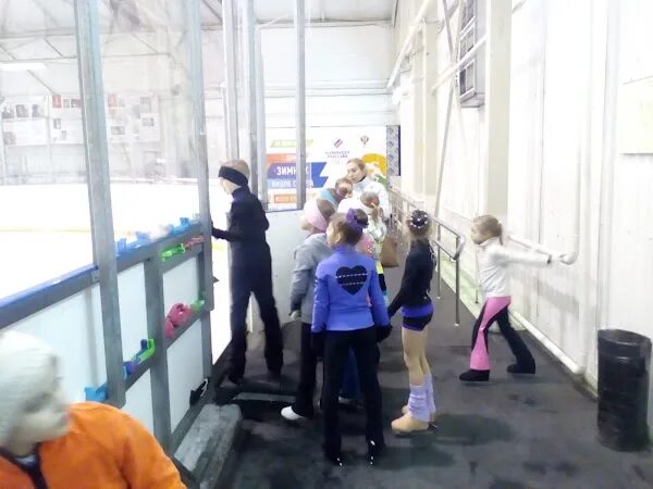 Школа поколение волгоград. Школа поколение волгоград фото. Каток новое поколение. Поколение волгоград. Камера новое поколение волгоград.