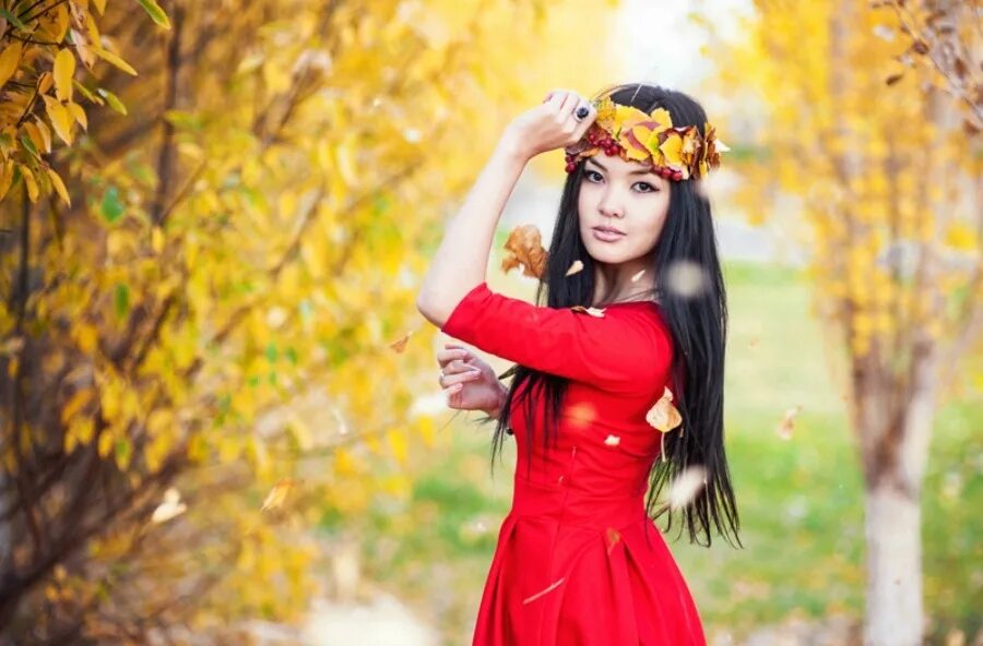 Модные казашки. Казашки обычные. Красивые казашки. Карлыгаш мухамеджанова горячая. Казахстанские девушки красивые.