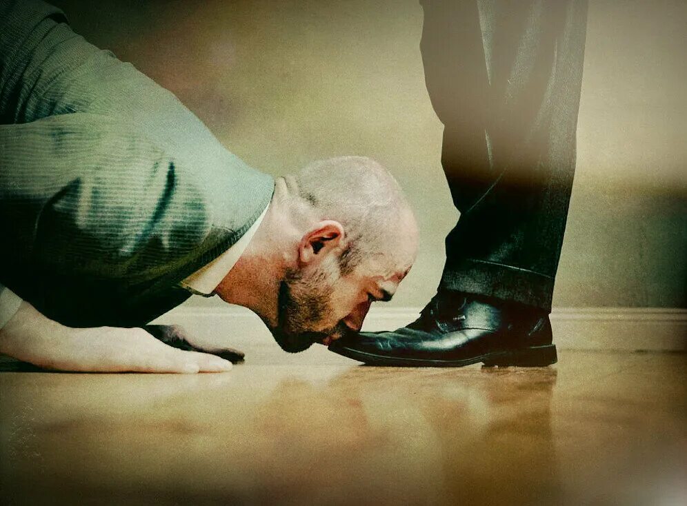 В том чтобы обеспечить человека. Цель жизни быть счастливым. В том чтобы обеспечить человека. Мудрые изречения. Никто цитаты.