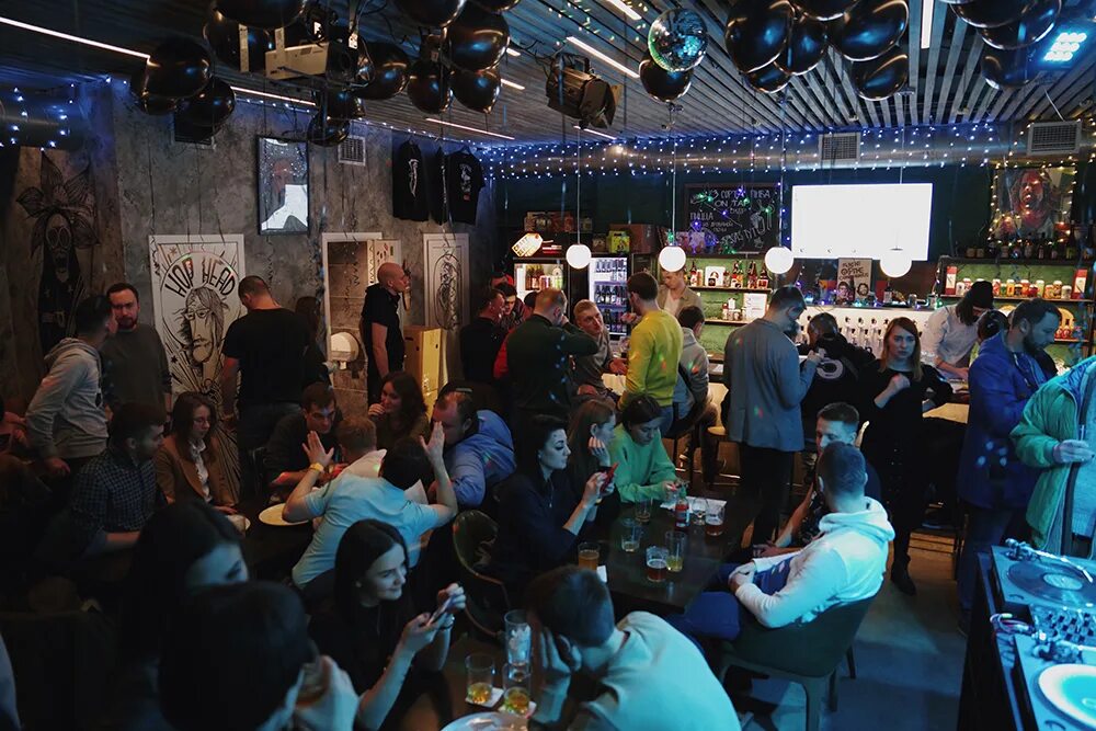 Тапрум оренбург. Brewlok taproom, воронеж. Тапрум оренбург. Тапрум мечты тюмень. Руль тапрум бар.