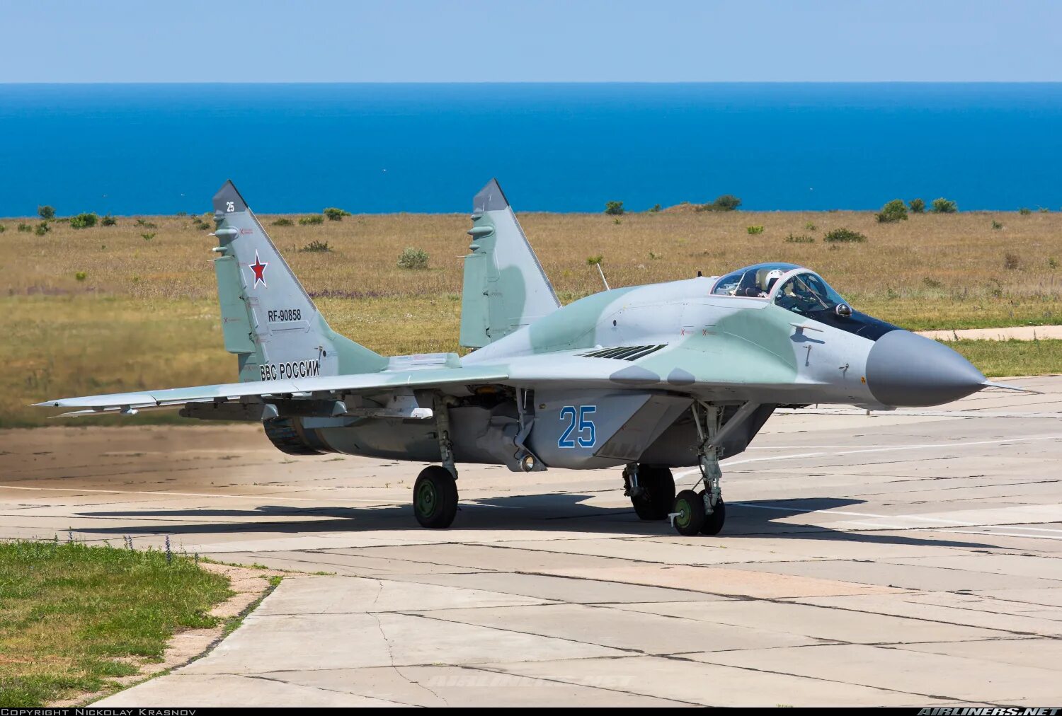 Скорость истребителя миг 29. Самолет миг-29смт. Миг-29. Mig 29. Миг-29 истребитель.