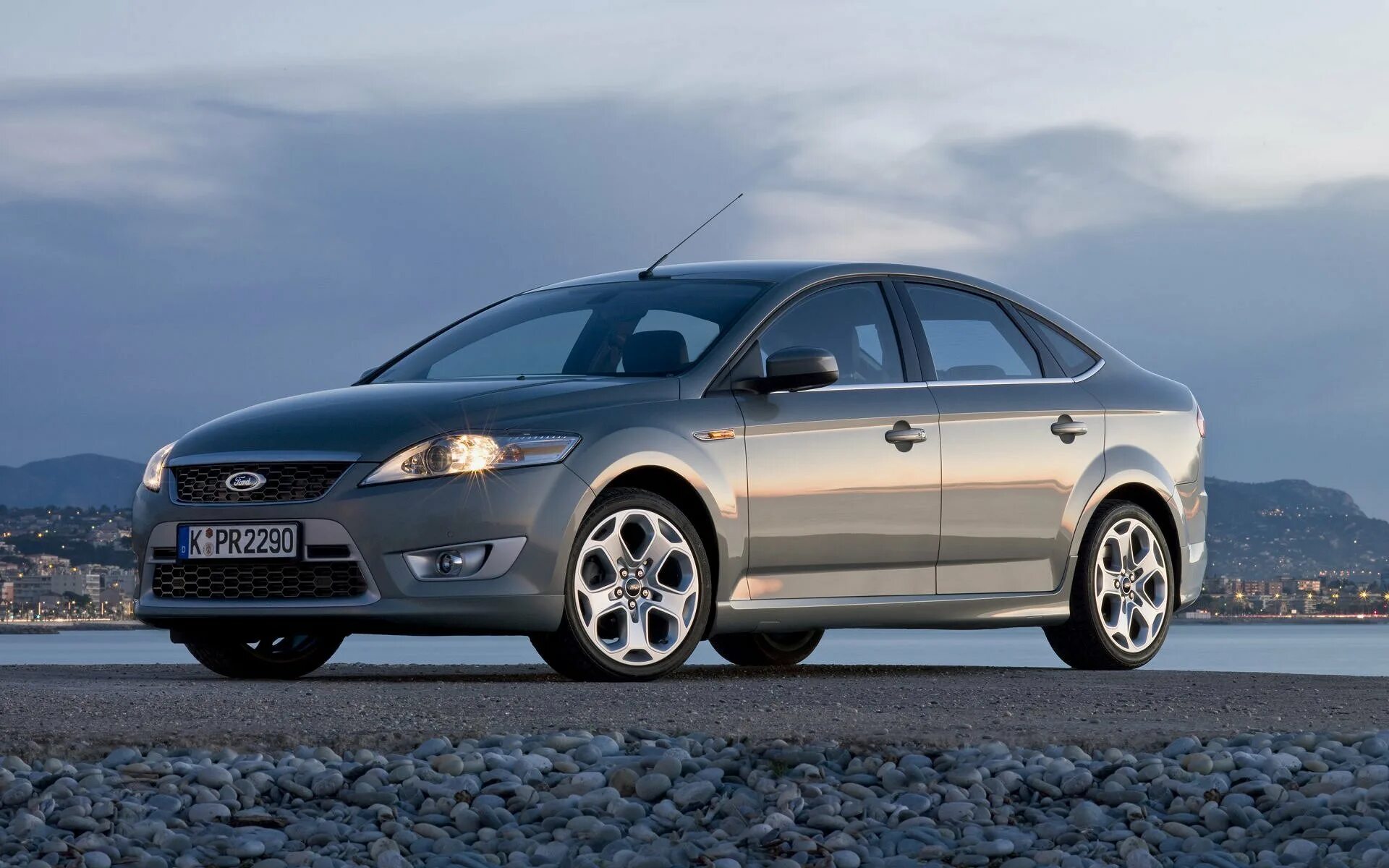 На каком месте форд. Ford Mondeo 4. Ford Mondeo 2007. Форд Мондео 3 хэтчбек. Форд Мондео 4 поколения.