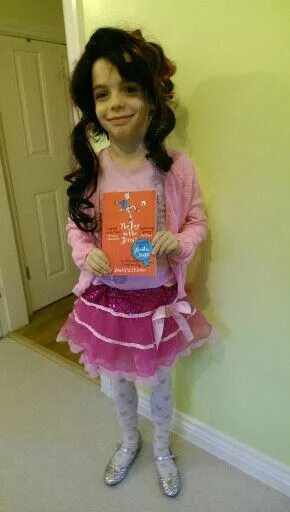 He dressed up. Кроссдрессер кид. boy dressed as girl halloween. boy dressed up as a girl. guy dressed as girl.