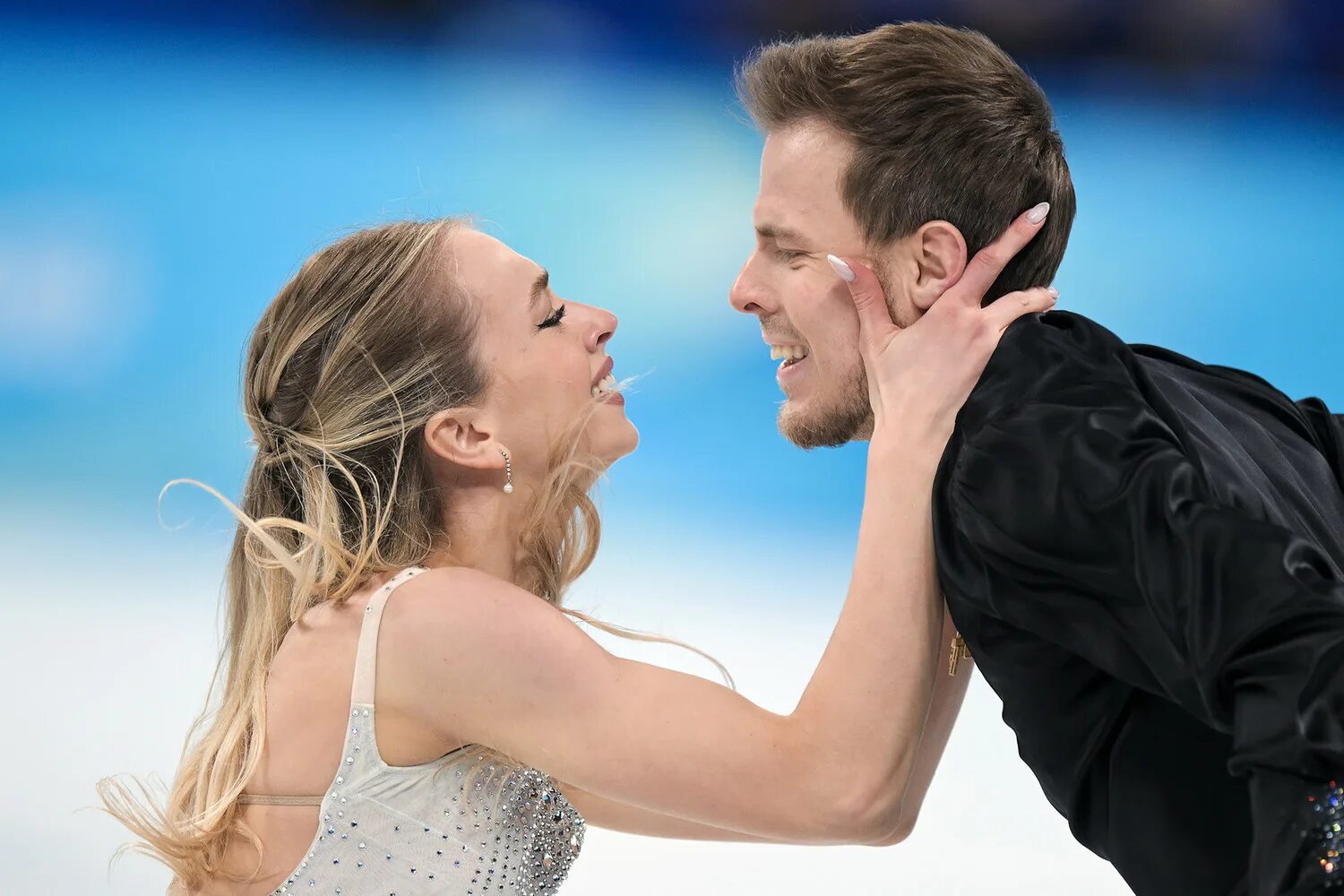 Выступать в паре. Шоу ледниковый период 2007. Дмитрий михайлов фигурное. Кирилл белоруков и полина телешова. Фигурное катание фото.