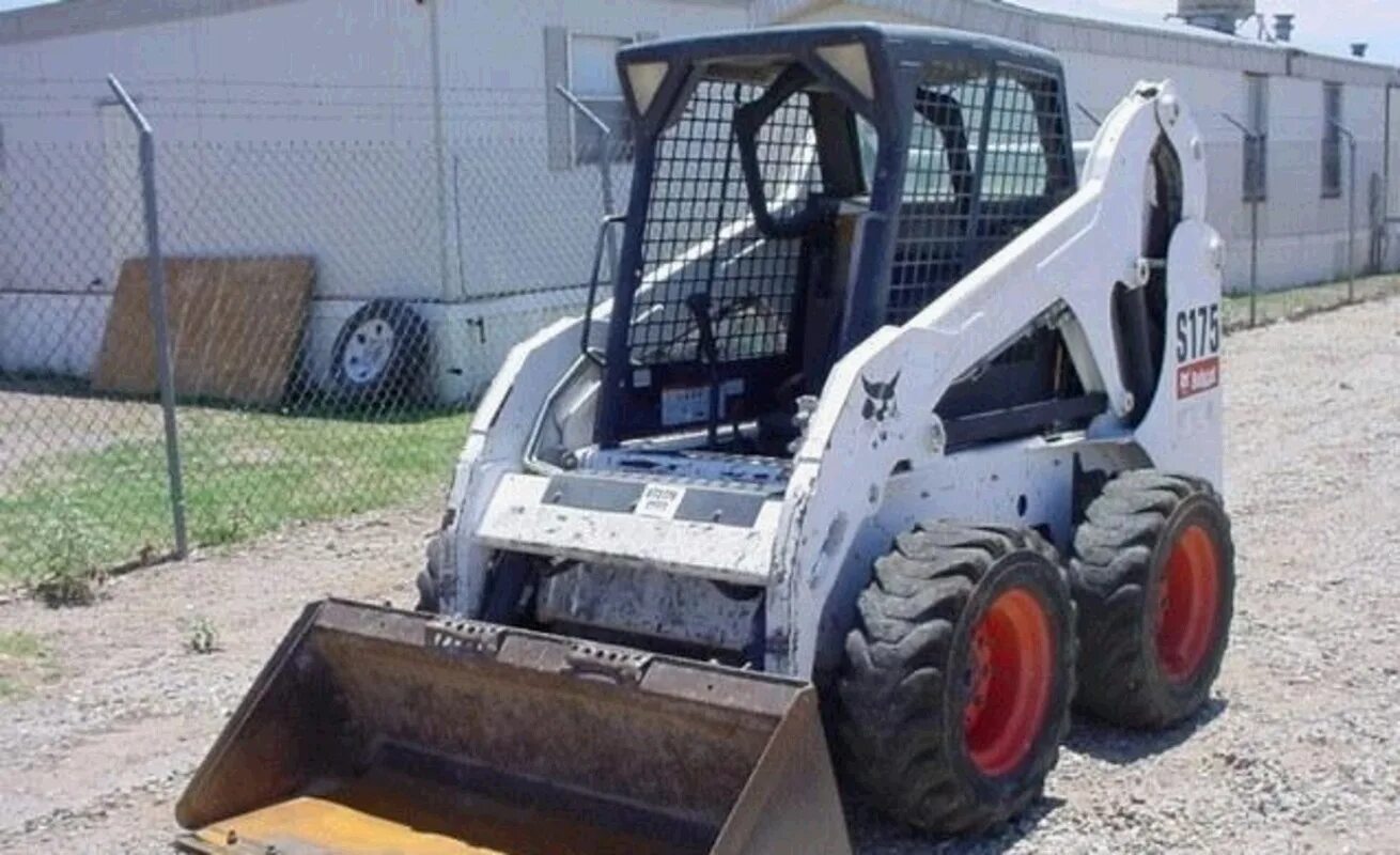 Бобкэт s130. Бобкэт 300. Мини погрузчик bobcat 773. Блок коплеров бобкат 650. Мини-погрузчик bobcat s590.