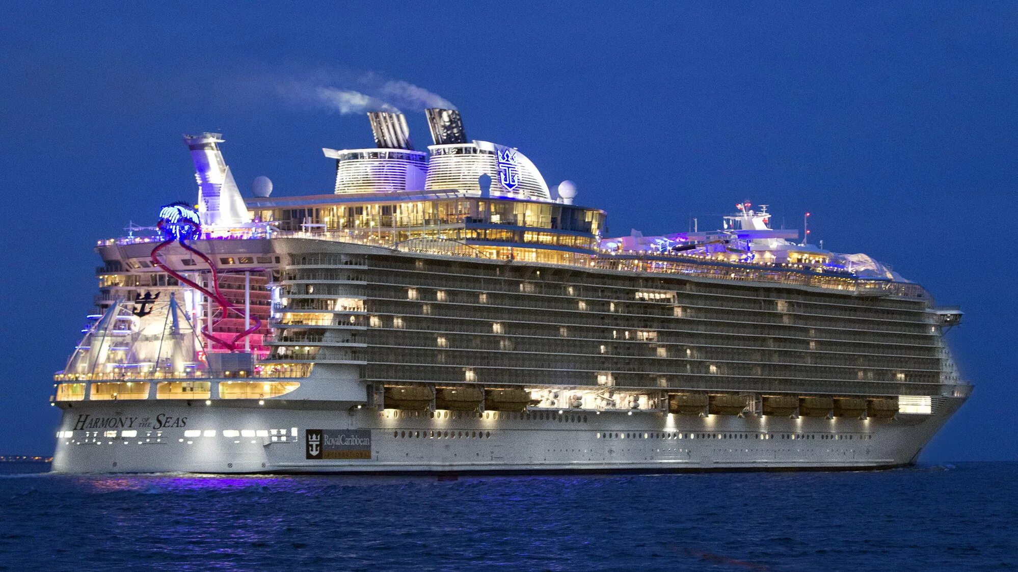 Rage of the seas. Symphony of the Seas круизный лайнер. Роял Карибиан Гармония морей. Лайнер «Symphony of the Seas» (симфония морей). Harmony of the Seas круизный лайнер.