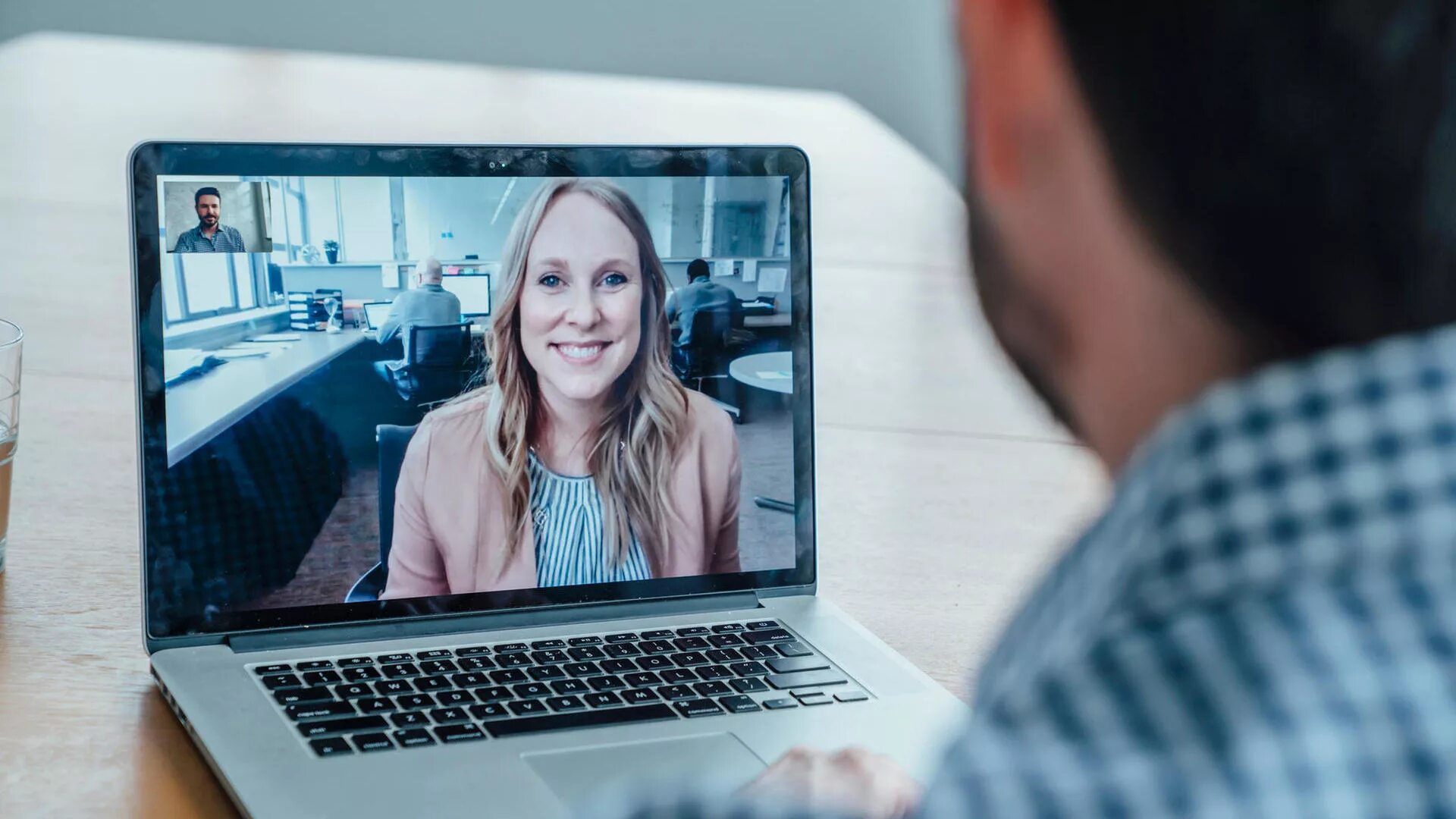 Интервью со специалистом. Виртуальные переговоры. Собеседование по скайпу. Дистанционное собеседование. Собеседование по скайпу.