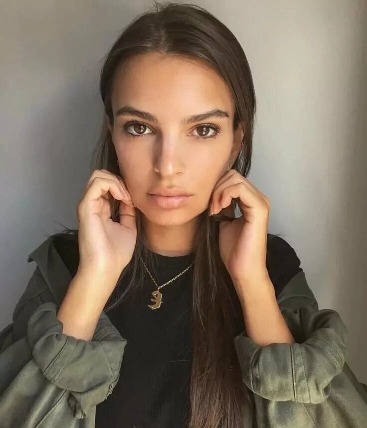 Emily Ratajkowski Instagram. Естественная красота девушки. Простая девушка это какая