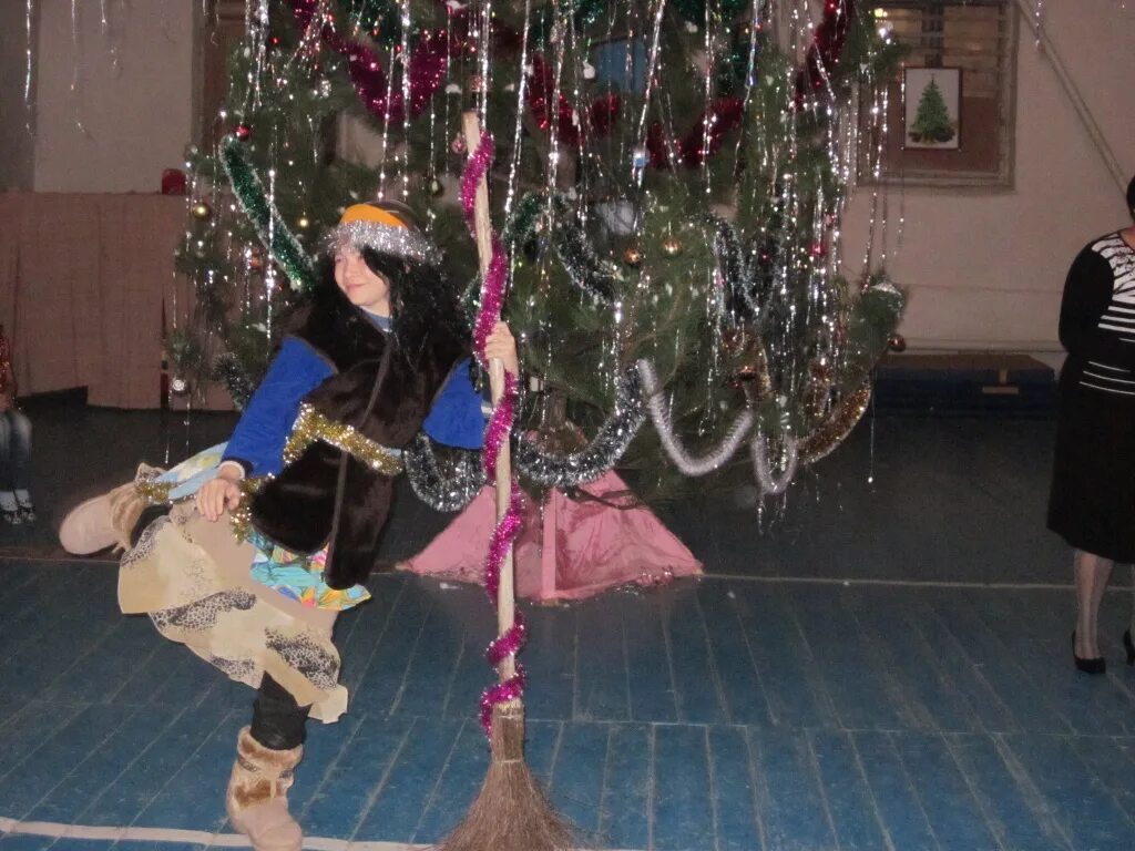 выход бабы яги на корпоративе