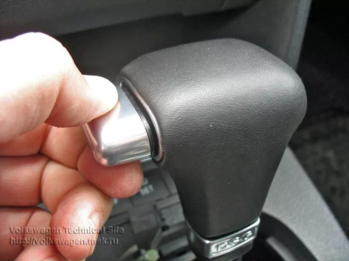 Чехол кпп - Skoda Rapid (1G), 1,6 л, 2014 года аксессуары DRIVE2