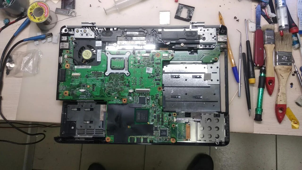 Dell Inspiron 1525. Dell Inspiron 1525 Disassembly. Ноутбук Делл инспирон 1525. Dell Inspiron 1525 Slot PCI.