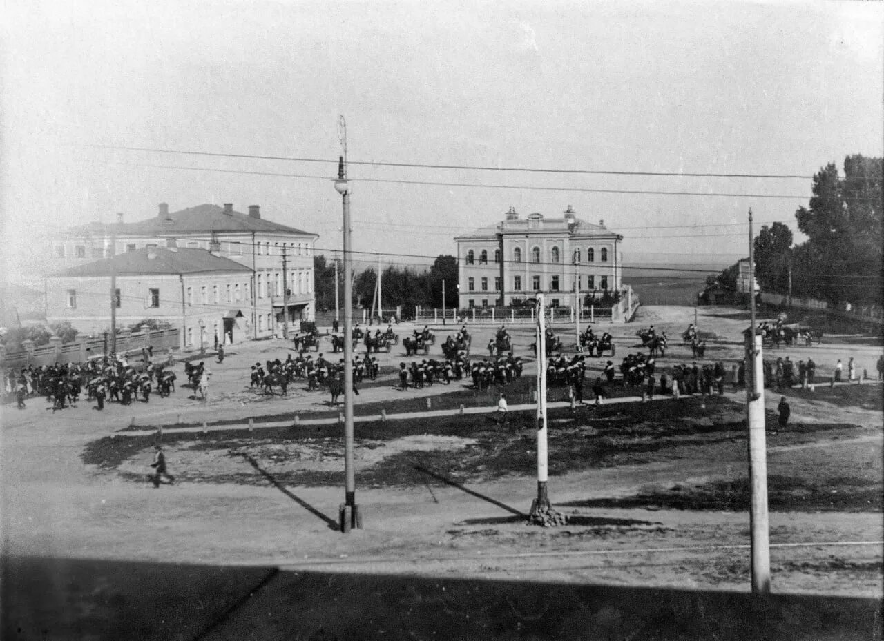 Бывшая улица толстого. Родионовский институт благородных девиц в Казани. Родионовский сквер.