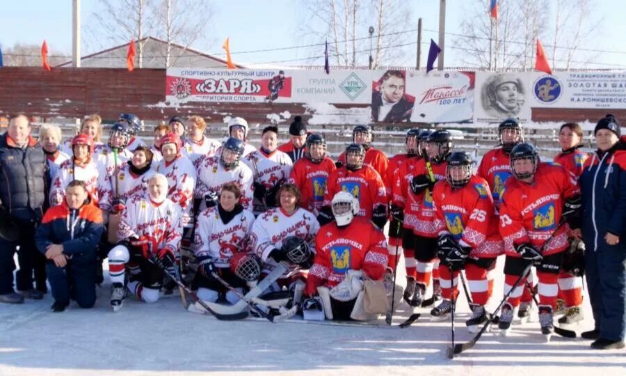 Устьяночка хоккейная команда. Устьяночка хоккейная команда. Хоккейная команда бабушек. Устьяночка хоккейная команда. Хоккейная команда устьяночка женская.