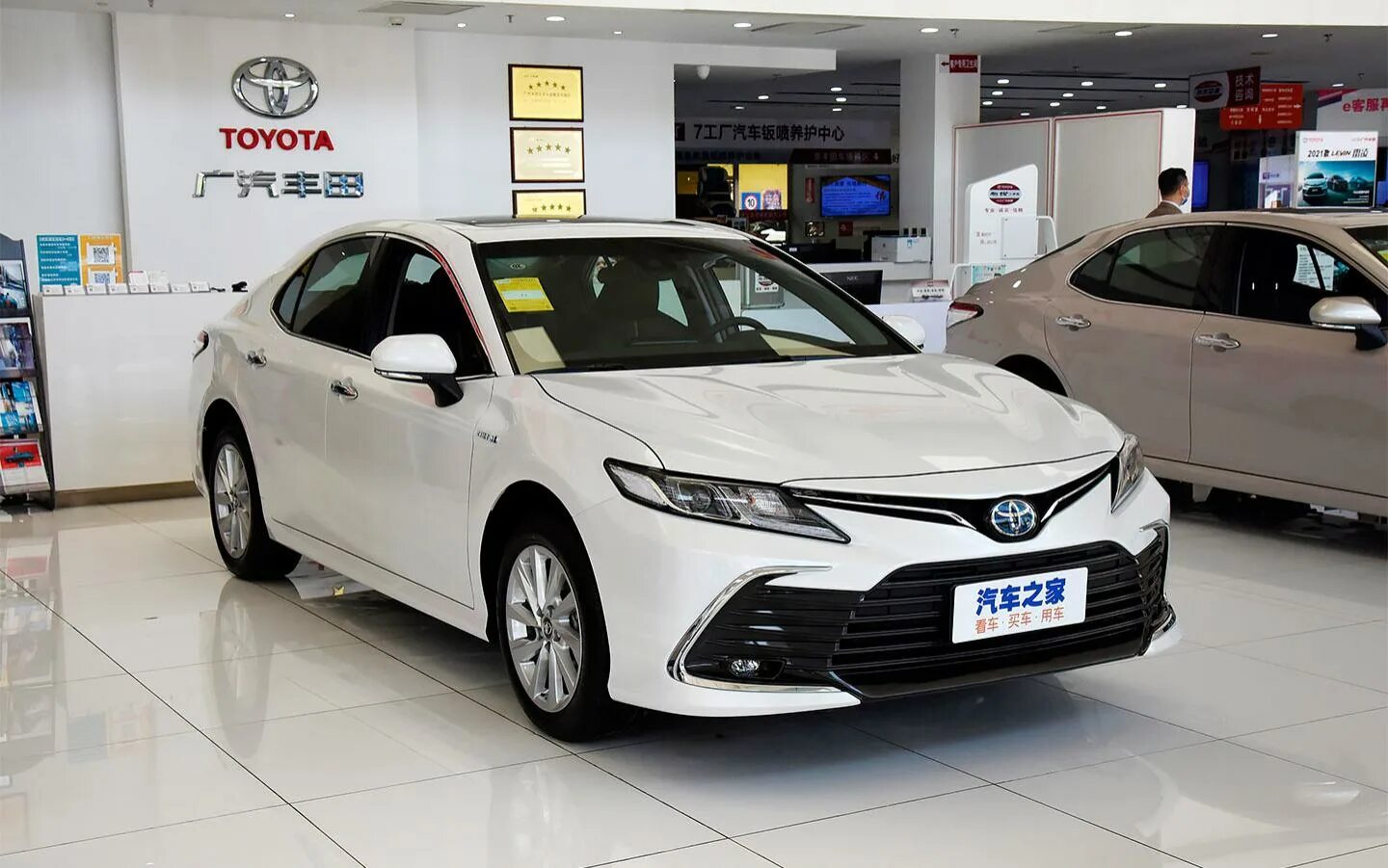 Китайская Тойота Камри 2022. Toyota Camry 2023. Китайская Камри 70. Toyota Camry 2022 New. Камри купить дилер