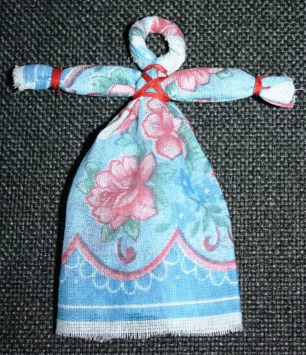 Кувадка. Куклы обереги кувадки. Куватка кукла оберег. Тряпичная кукла кувадка. Народная кукла кувадка.