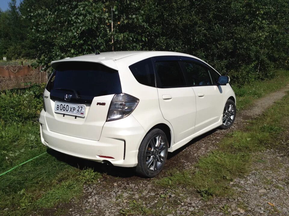 Honda fit ge8. Хонда фит ge8 RS. Honda Fit ge RS. Хонда фит РС ge8.