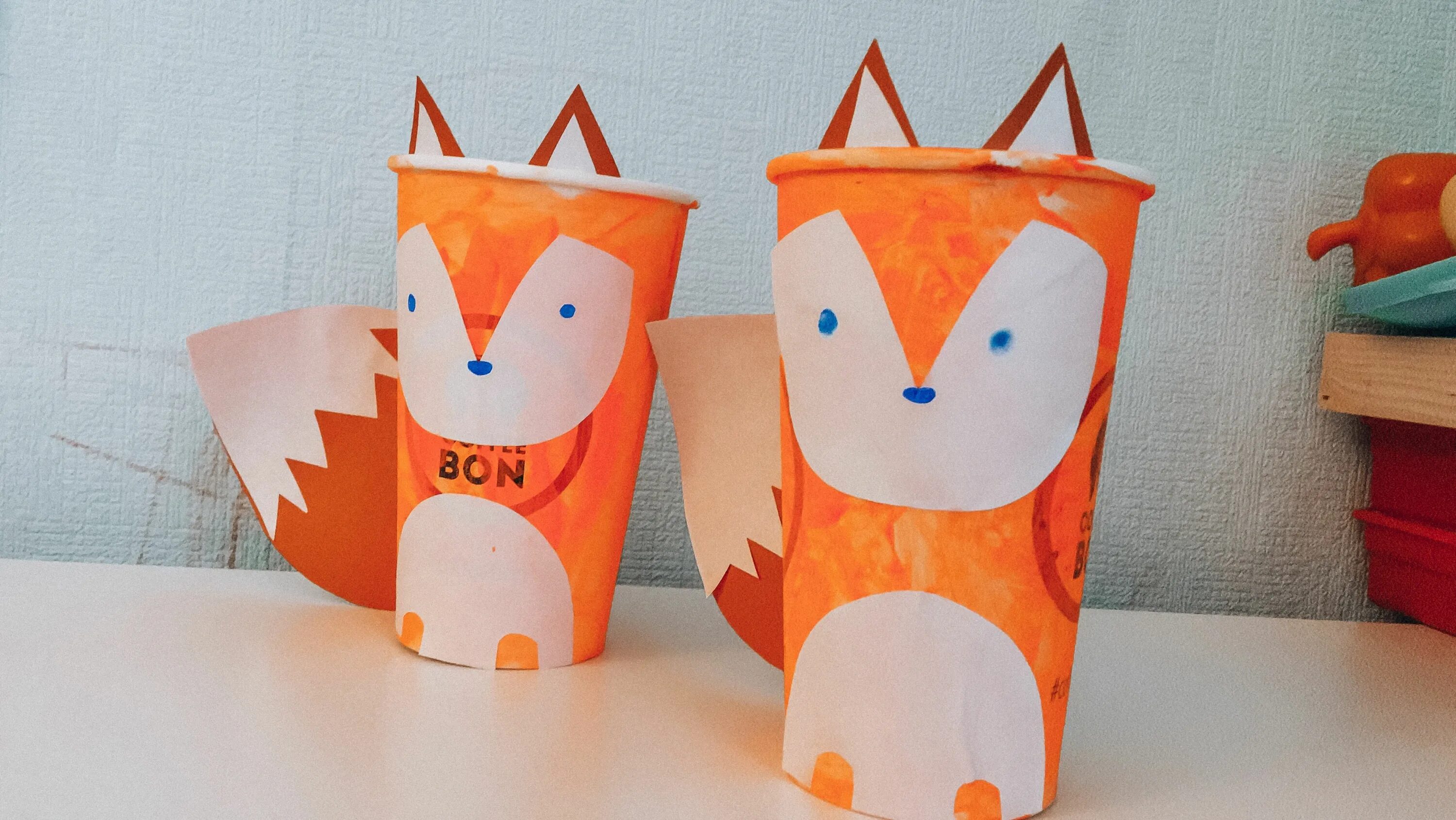Поделки из бумажных стаканчиков. Игрушки из бумажных стаканчиков. поделки из картонных стаканчиков. игрушка из стаканчика.