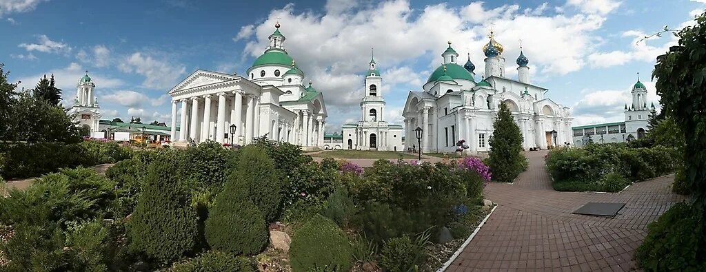 Православный монастырь 5. Спасо-Яковлевский православный мужской монастырь. Ростов Великий Спасо-Яковлевский монастырь. Спасо-Яковлевский мужской монастырь в Ростове Великом. Ансамбль Спасо-Яковлевского монастыря.