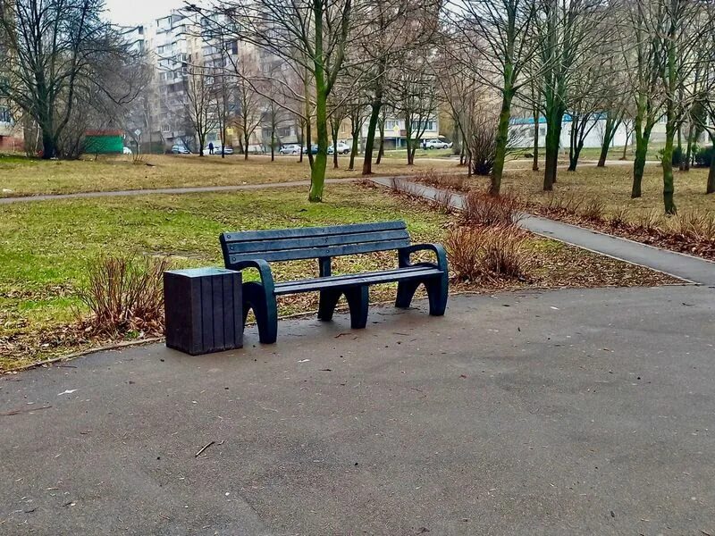 Арт сквер челябинск. Сквер лавочка иваново. Сквер челгу. Татышев светящийся качели. В сквере установили.