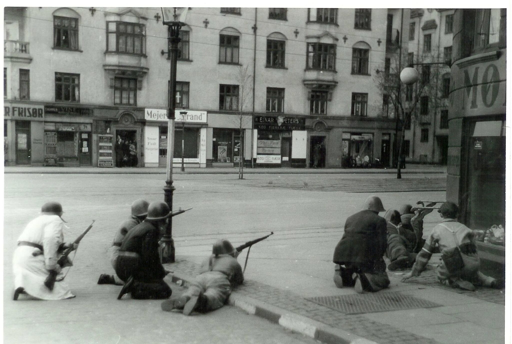 Копенгаген 1945. Венгерский оркестр на улицах освобожденного Будапешта.