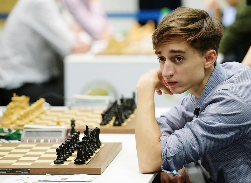 He plays chess. He plays chess