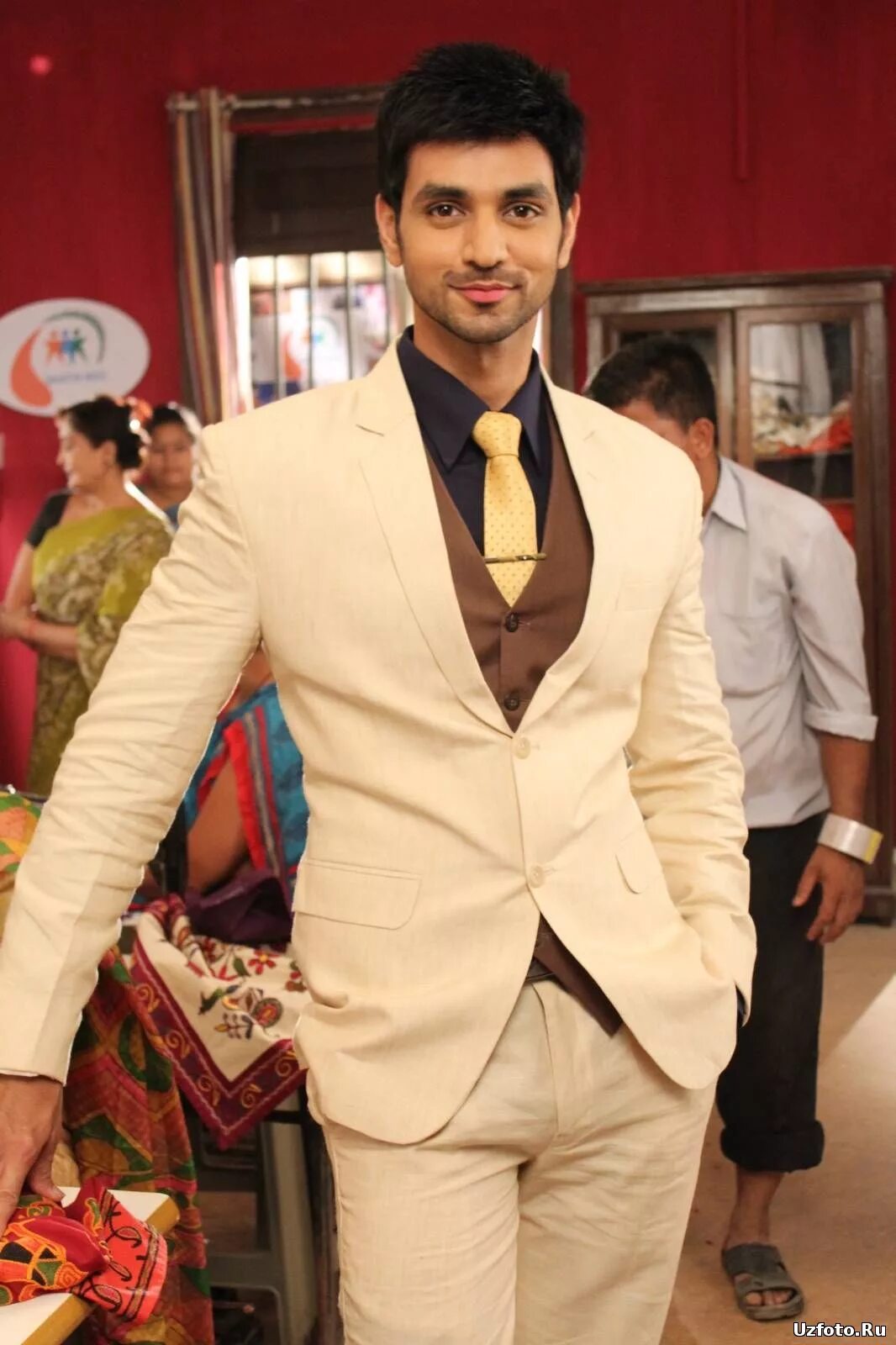 Ишани чирак. Сериал ранвир ва ишани. Meri aashiqui tumse сериал. Мен сенга. 2019.