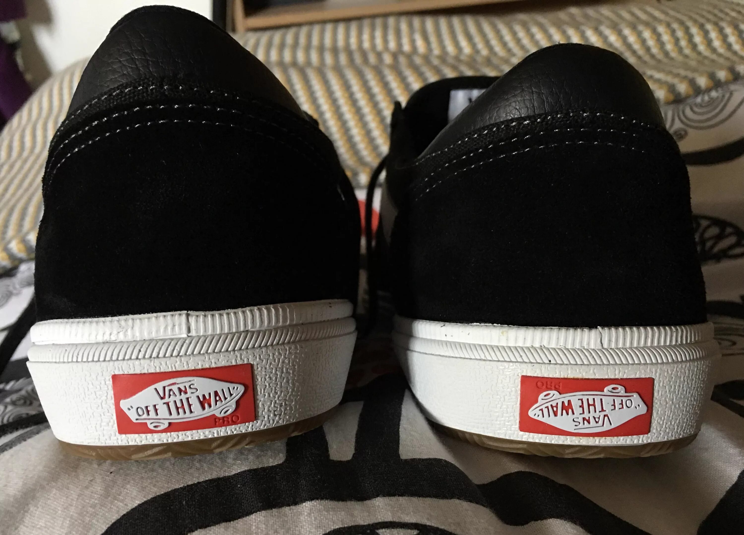 Как проверить vans на оригинальность. Логотип vans на обуви.