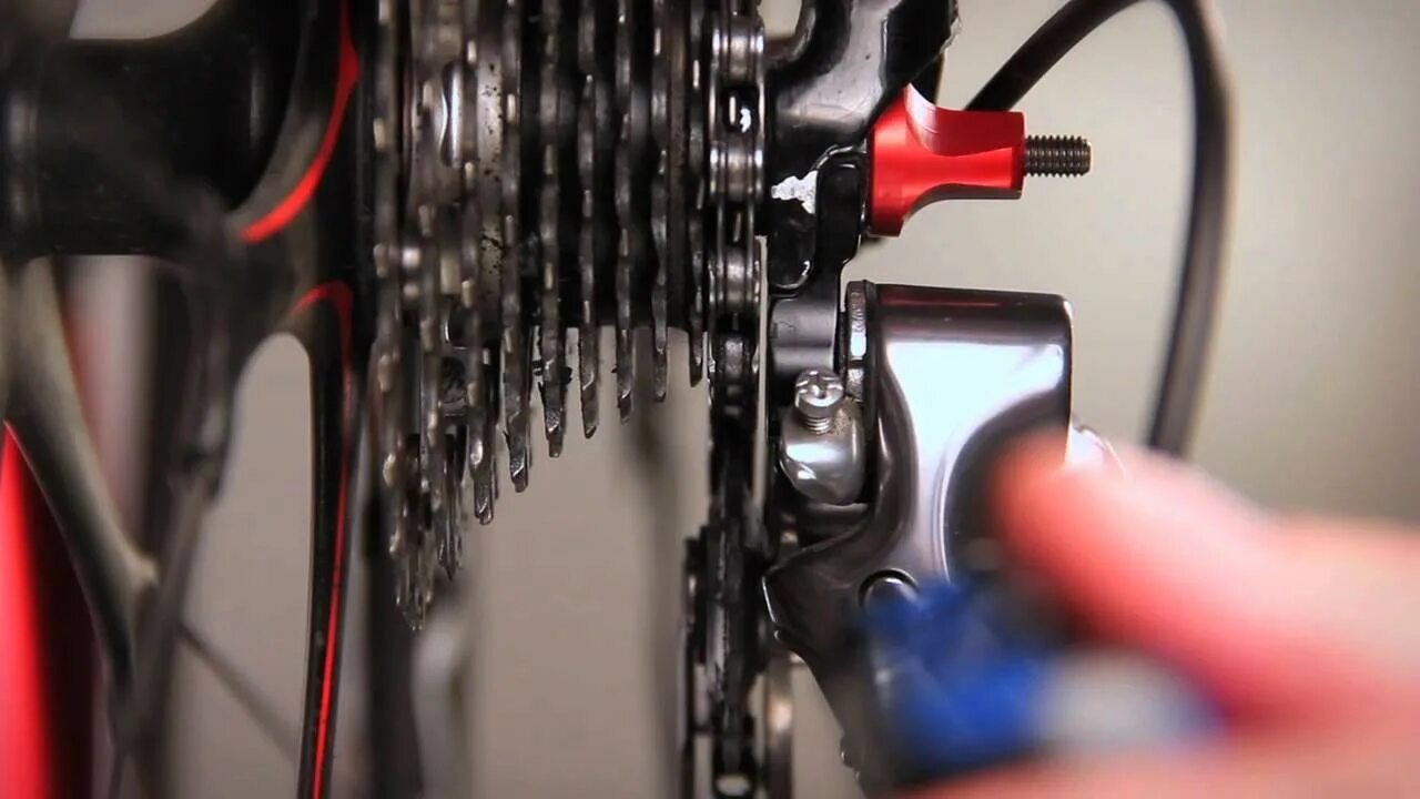 Регулировочные винты заднего переключателя велосипеда шимано. SRAM ex 1 мануалы задний переключатель. Переключатель без тросика SRAM. Регулировка шимано задний переключатель.