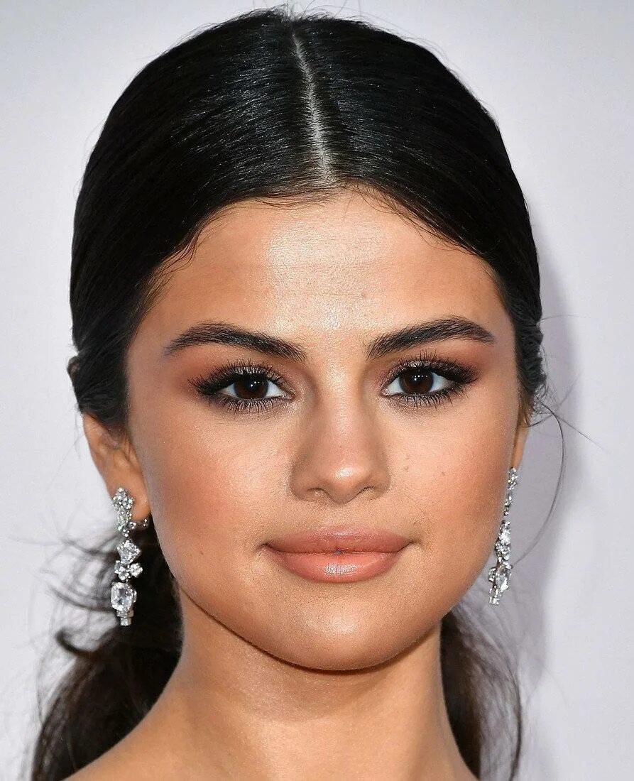 Форма бровей нос. Форма бровей нос. Губы анджелины джоли. Красивые брови. Брови кендалл дженнер.